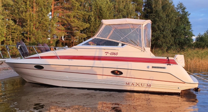 Maxum 2555 SCR